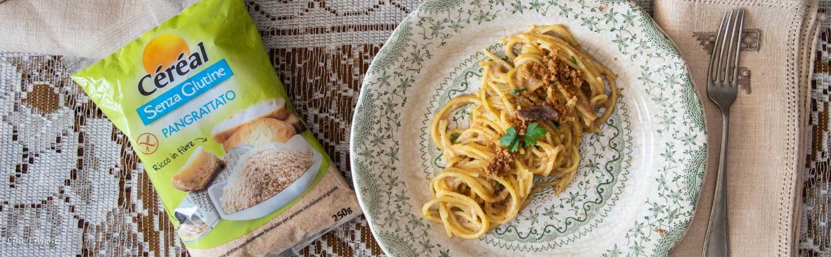 ricetta spaghetti con acciughe e pangrattato