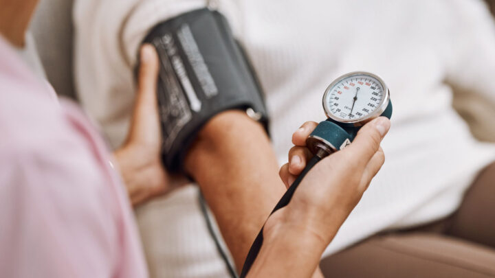 La sedentarietà aumenta il rischio di ipertensione arteriosa