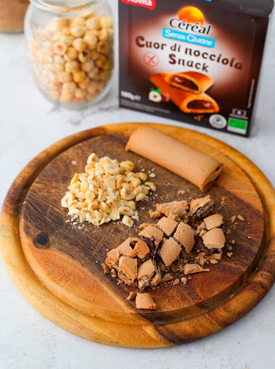Preparazione dei muffin nocciola e cioccolato