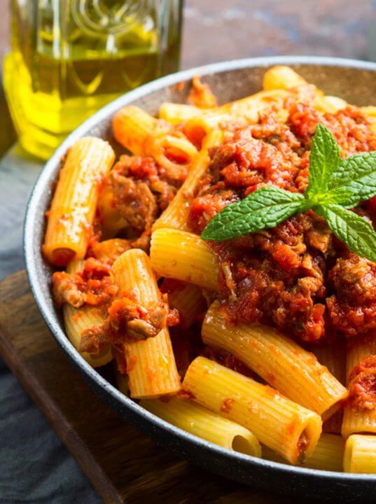 Pasta con ragù vegetale