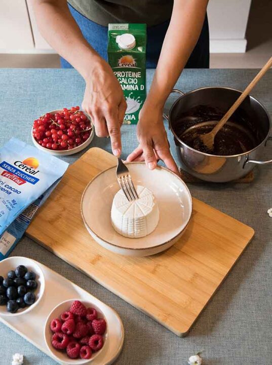 Preparazione Cheesecake Fredda di Cioccolato: step 4